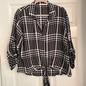 Lush tie-front top so cute with white jeans!